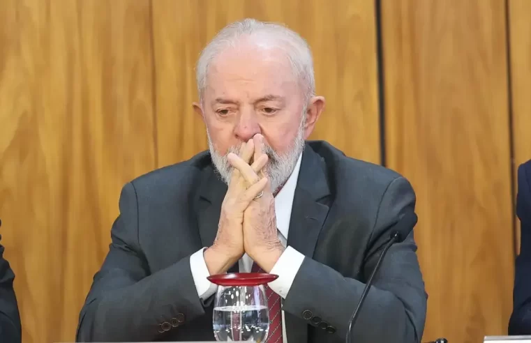 Lula lamenta manutenção da taxa básica de juros