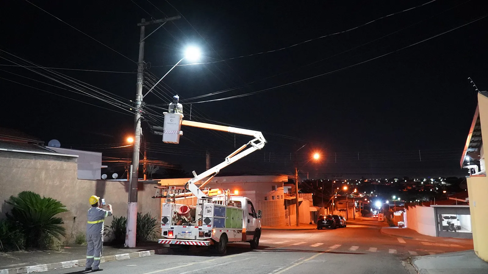 30 bairros de Mogi Guaçu contam com nova iluminação em LED