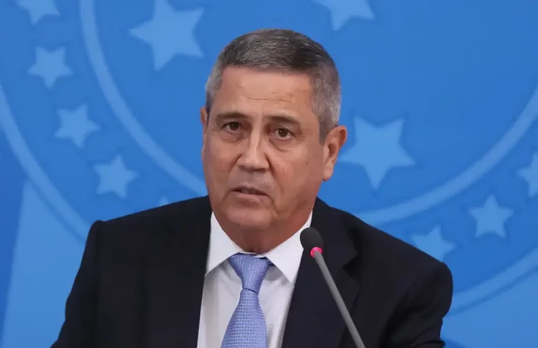 Polícia Federal prende Braga Netto