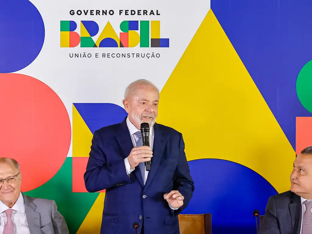 Prioridade do governo em 2025 é baratear os alimentos, diz Lula