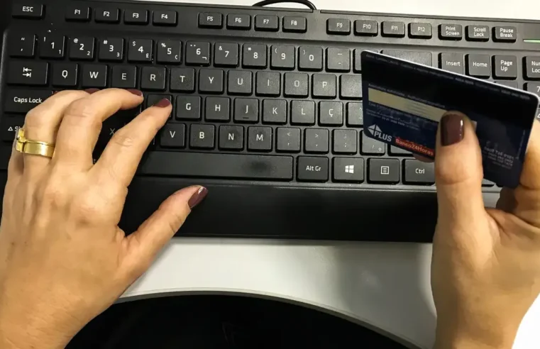 Receita Federal irá monitorar dados de cartão de crédito e Pix