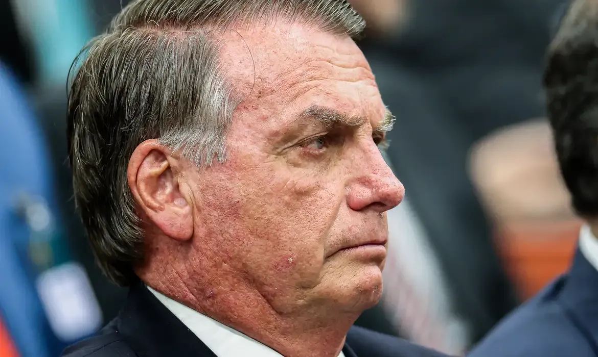 Após cirurgia, Bolsonaro segue na UTI sem previsão de alta