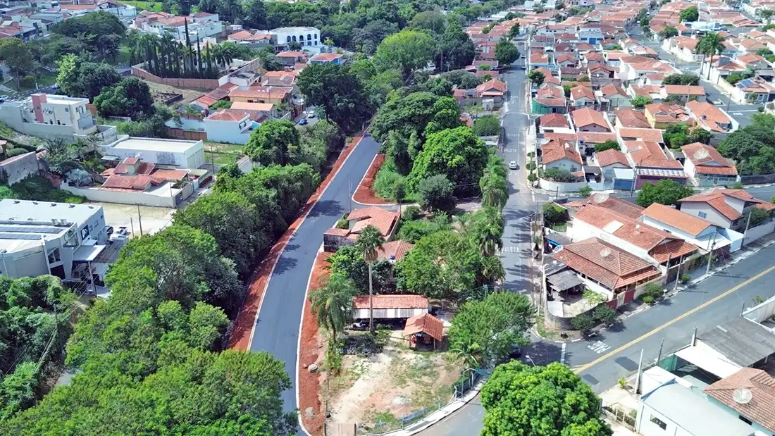 Último trecho da Avenida Brasil é asfaltado