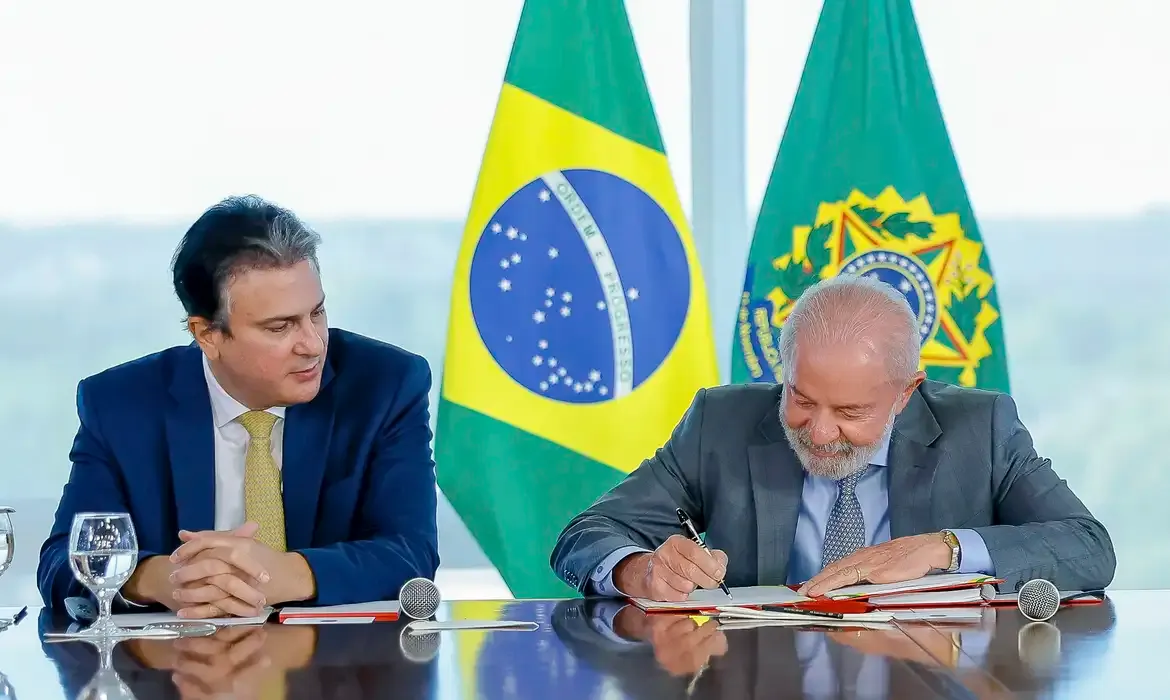 MEC proíbe curso EaD para medicina, direito e odontologia