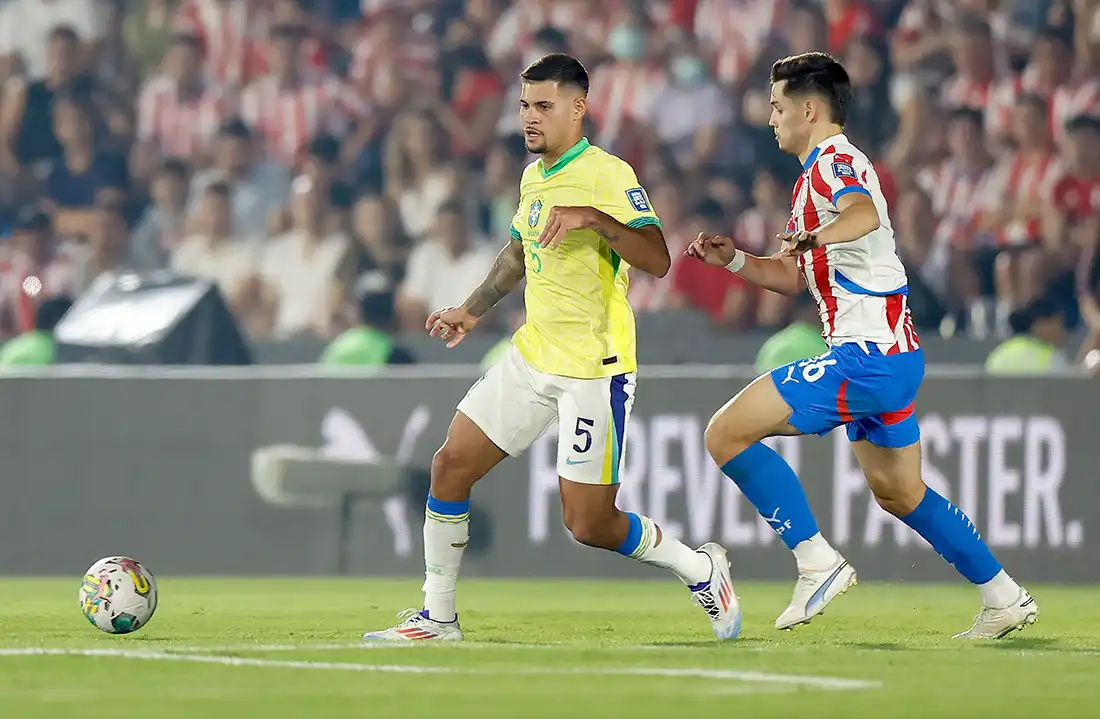 Brasil e Paraguai se enfrentam nesta terça, pelas Eliminatórias da Copa