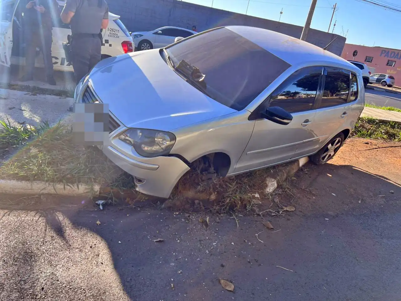 Após fuga e colisão, homem é preso por tráfico pela PM em Mogi Mirim