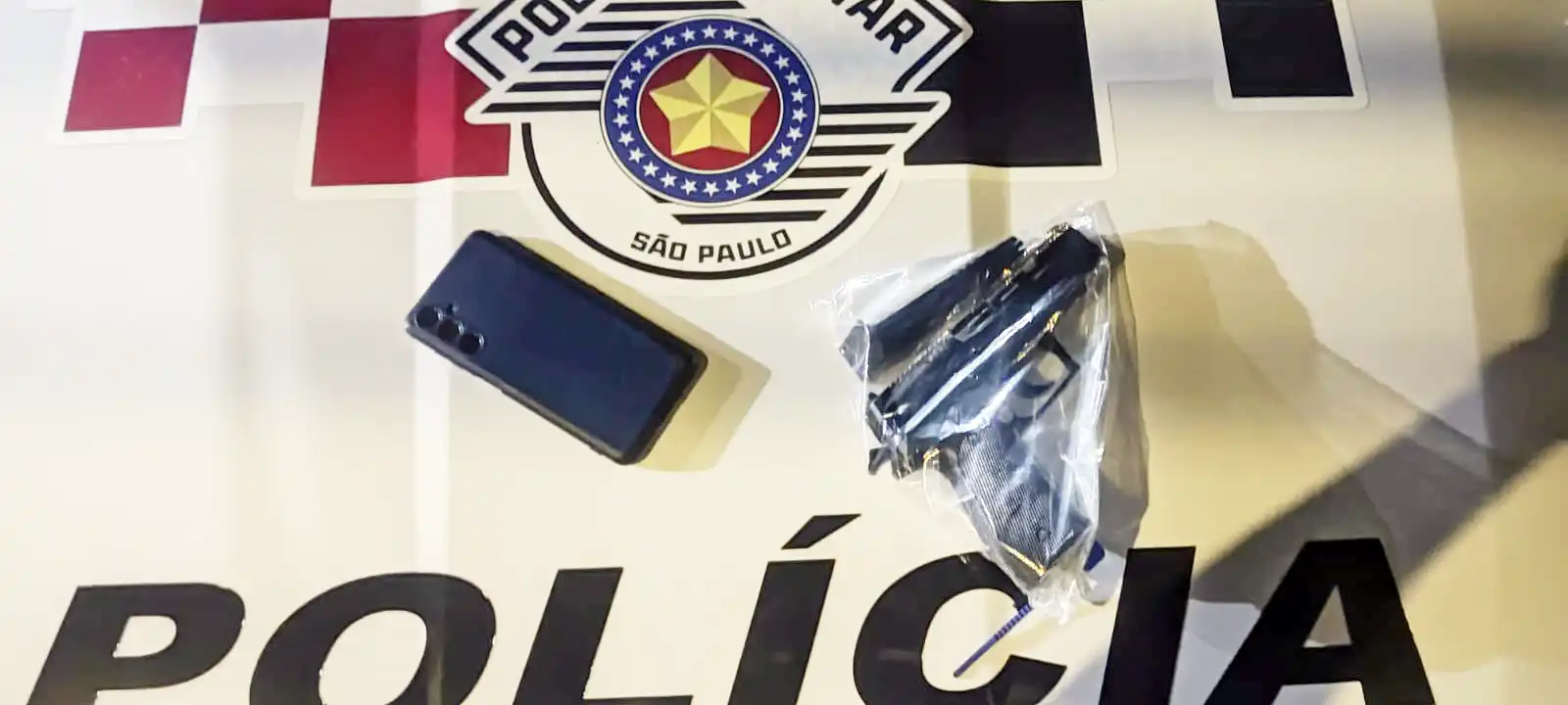 Homem é preso por roubo de celular com uso de simulacro, em Mogi Mirim