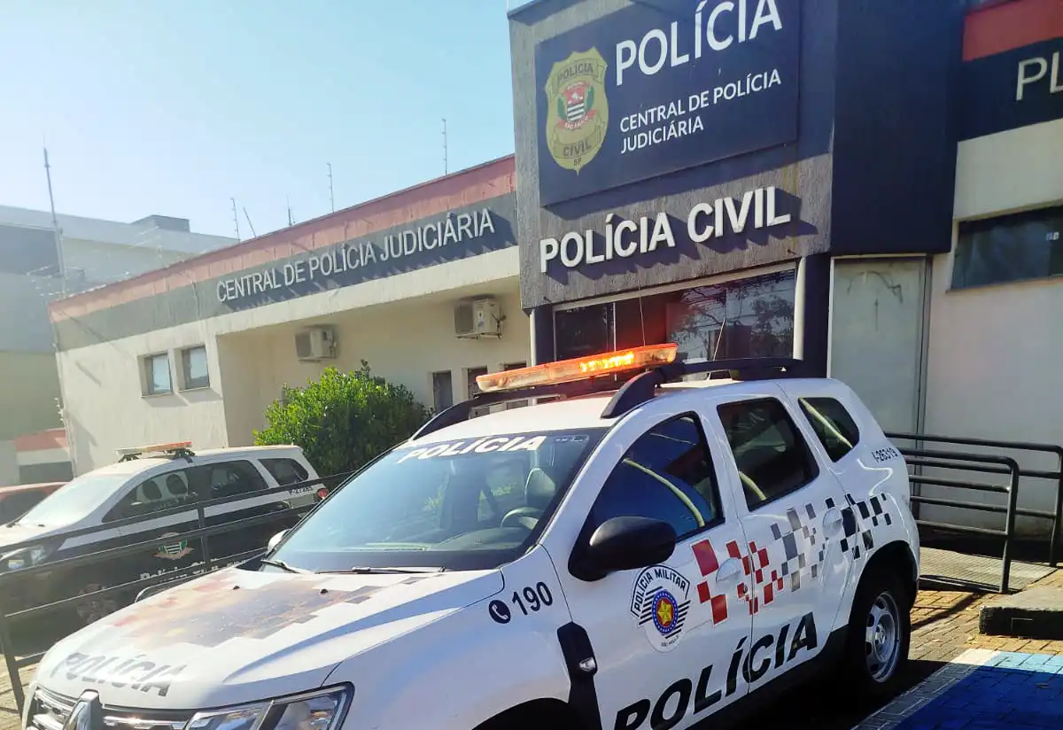 Mulher ameaça atear fogo em residência com familiares dentro, em Itapira
