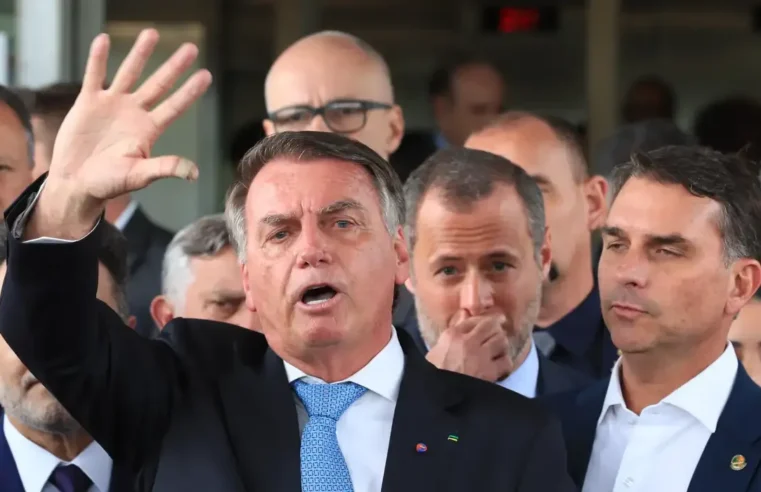 Moraes decreta prisão domiciliar de Bolsonaro