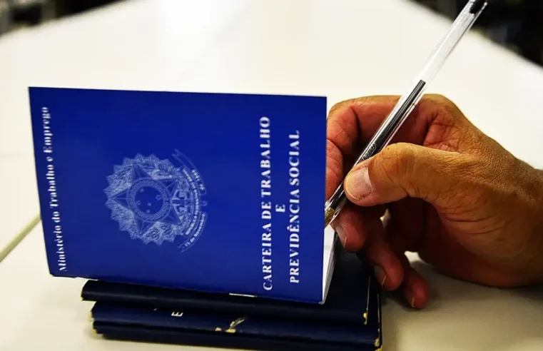 Desemprego recua para 5,6%, a menor taxa desde 2012, mostra IBGE