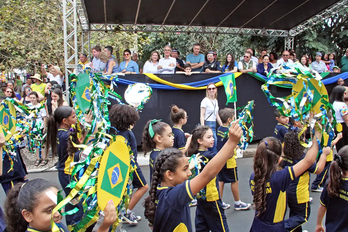 Mogi Mirim celebra 7 de Setembro com desfile cívico-militar