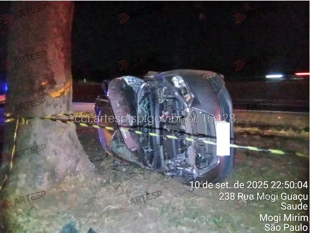 Mulher morre em capotamento na SP-340, em Mogi Mirim