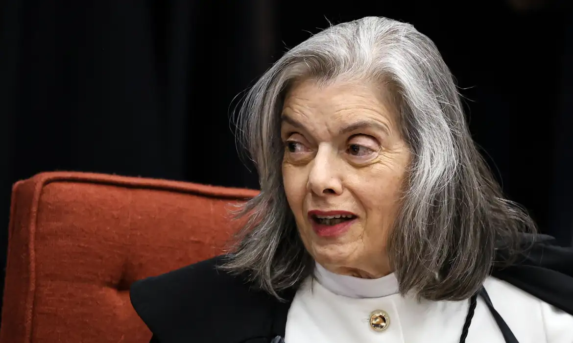 Com voto de Cármen Lúcia, STF forma maioria pela condenação de Bolsonaro