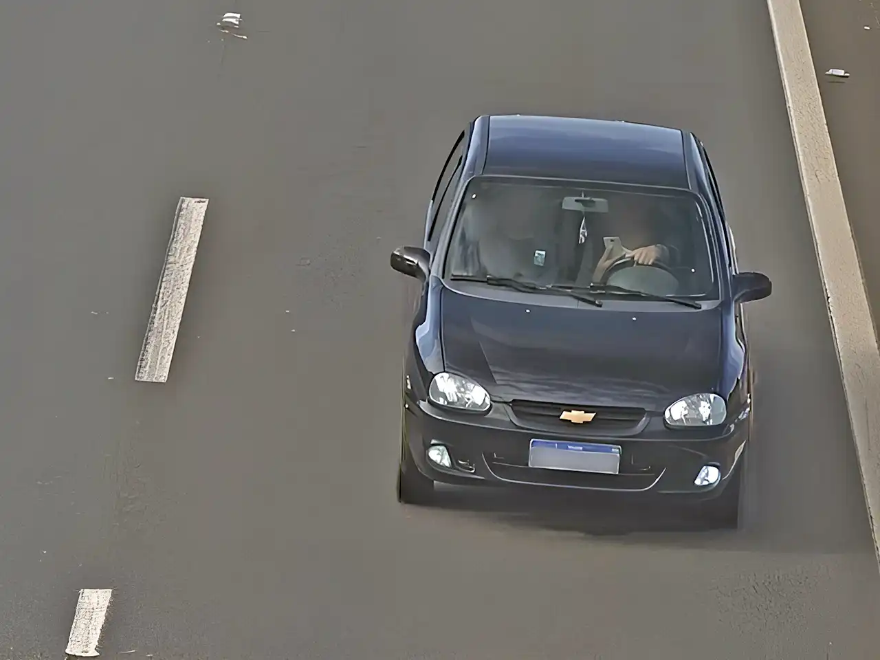 Em 6 meses, Renovias flagra 2 mil motoristas dirigindo e utilizando o celular na SP-340