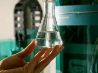 Intoxicação por metanol coloca autoridades locais em alerta