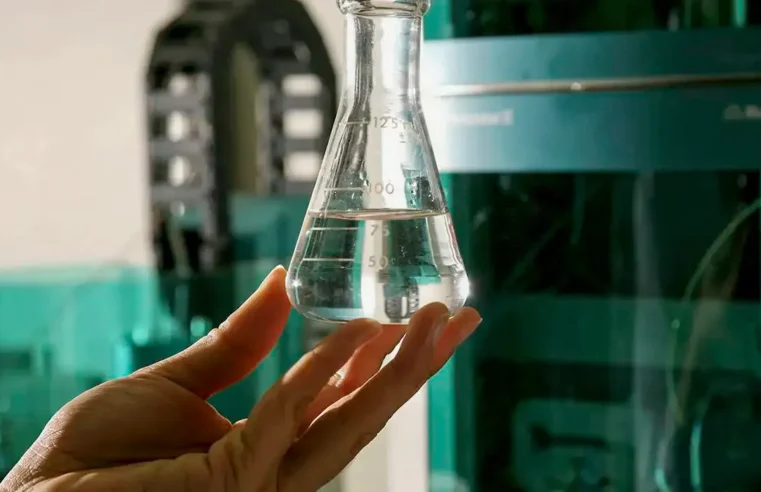 Após mortes por metanol, Senacon faz alerta sobre bebidas adulteradas