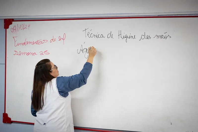Educação de SP vai efetivar mais de 4 mil professores aprovados em concurso público