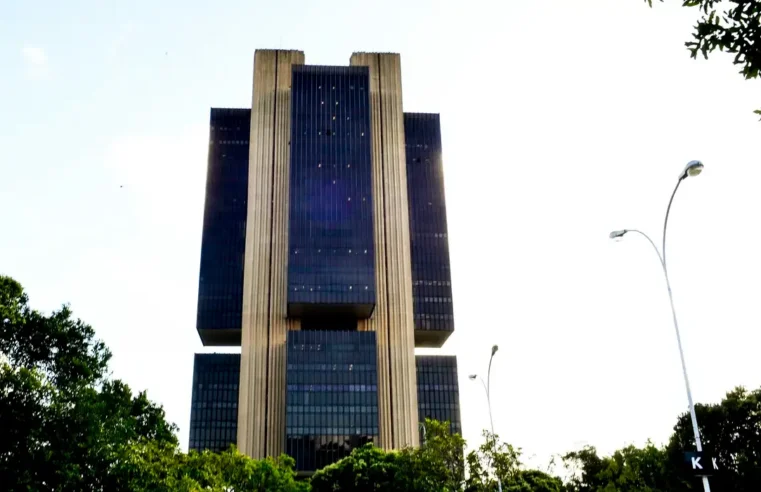 Banco Central passa a bloquear chaves Pix usadas em golpes e fraudes