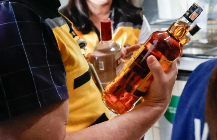 Conheça sinais e sintomas de alerta para intoxicação por metanol e saiba como tratar