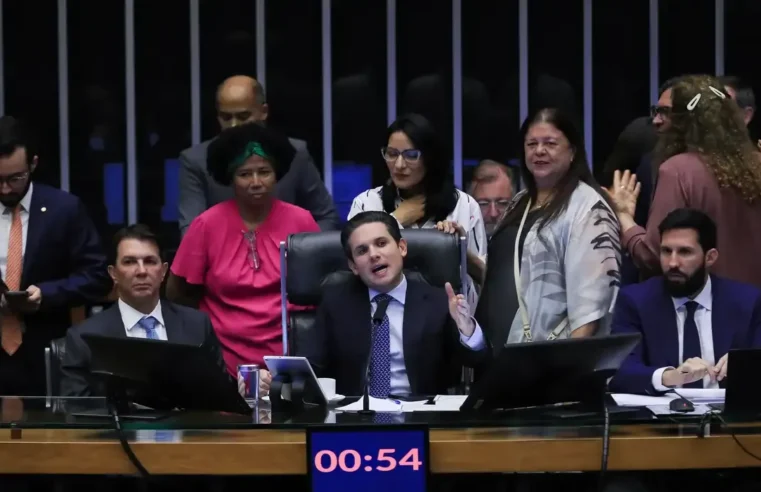Câmara dos Deputados aprova licença menstrual de até 2 dias; proposta segue para o Senado
