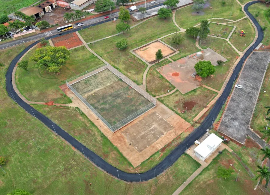 Obras da Praça do TG avançam em Mogi Guaçu