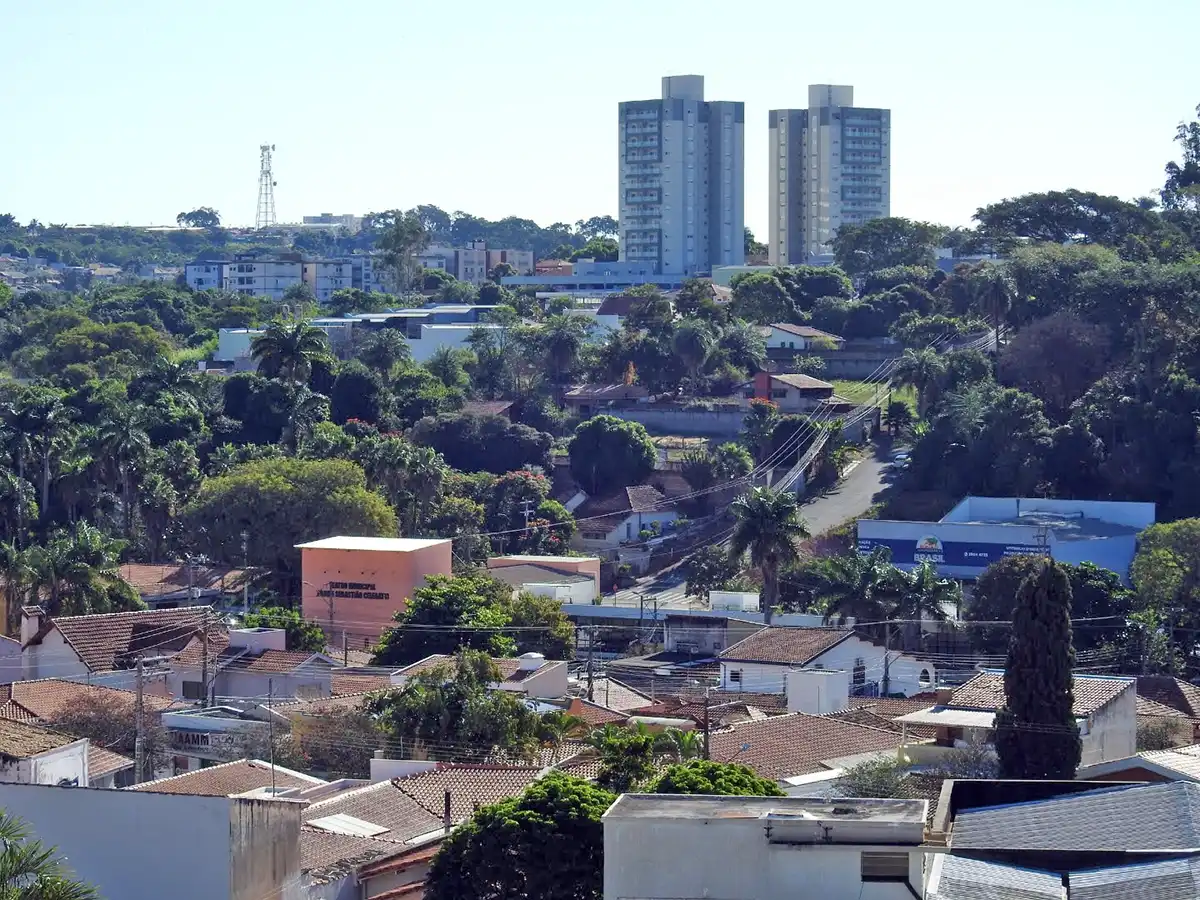 IPTU fica mais caro para 20 mil imóveis edificados; outros 16 mil terão redução