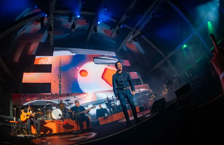 Capital Inicial reúne mais de 6 mil pessoas no Baile do Hawaii do Clube Mogiano