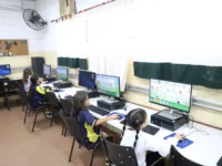 Prefeitura entrega novo laboratório e leva internet grátis para o Linda Chaib