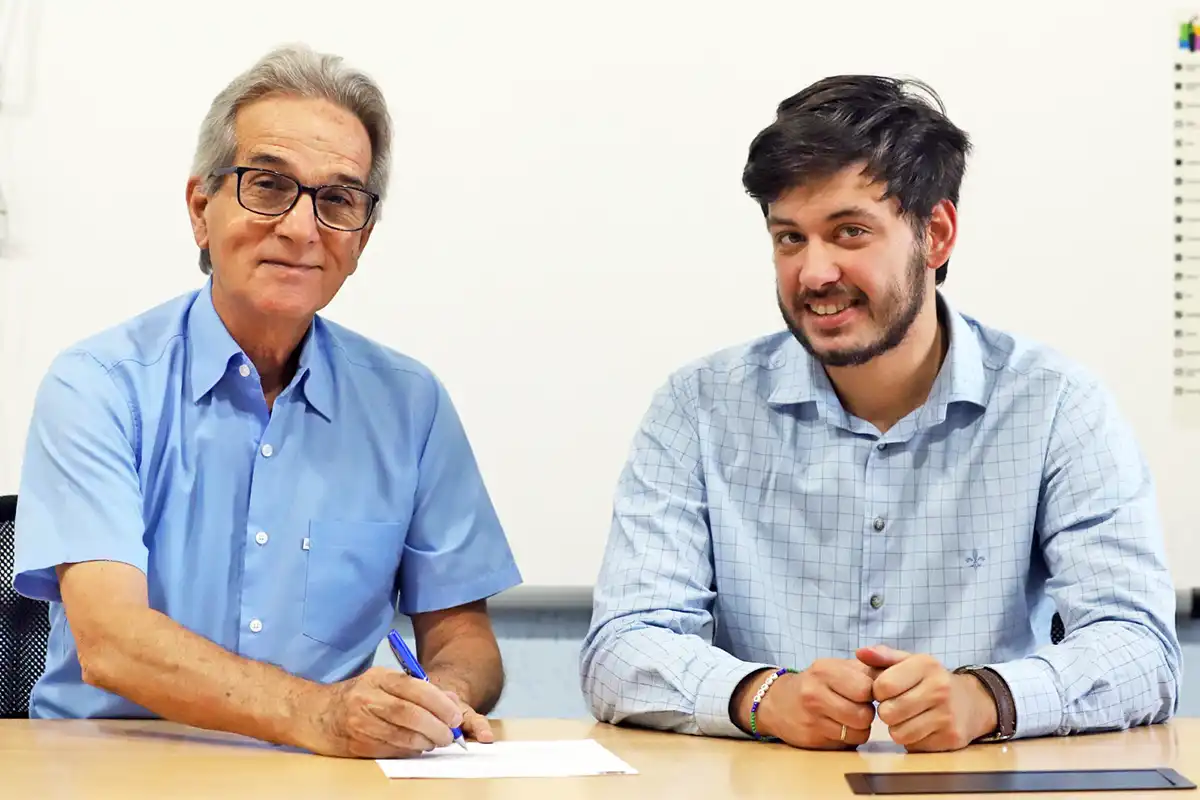 Paulo Silva sanciona lei que amplia licença-paternidade do servidor para 30 dias