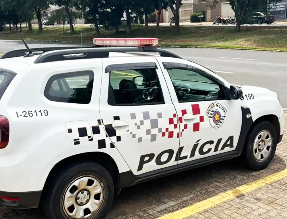 Jovem de 16 anos é ferida pelo namorado, que é preso por tentativa de feminicídio