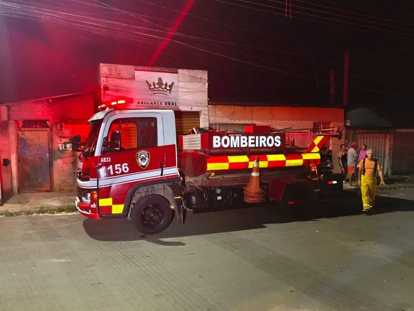 Incêndio destrói residência no Jardim Planalto, em Mogi Mirim