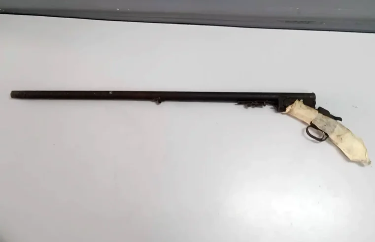 Polícia apreende arma deixada por hóspede falecido em pousada de Mogi Guaçu