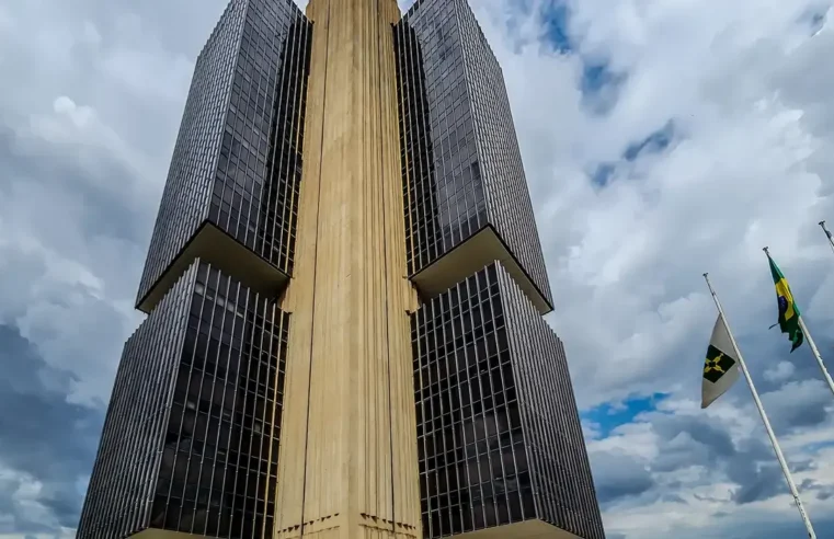BC mantém juros básicos em 15% ao ano pela quinta vez seguida