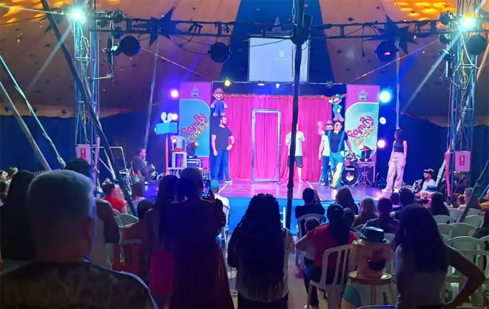 Family Cirkus oferece espetáculos gratuitos no ParkShopping Mogi Mirim, até domingo