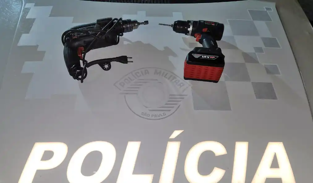 Homem é preso por furto após ser encontrado escondido em forro de casa em Mogi Mirim