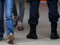 Justiça suspende regras de escolas cívico-militares