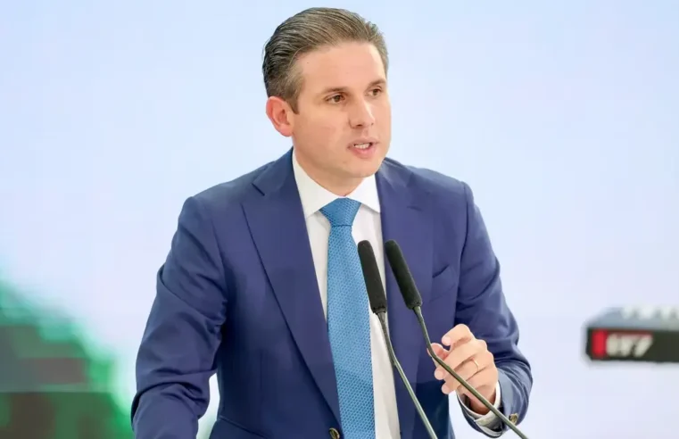 Fim da Escala 6×1 pode ser votado em maio, diz presidente da Câmara dos deputados