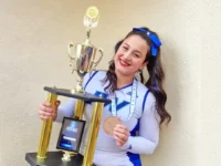 Mogimiriana Isabelli Ceccatto se destaca em torneios de cheerleading nos EUA