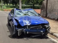 Motorista colide contra poste após perder o controle na Rodovia Nagib Chaib