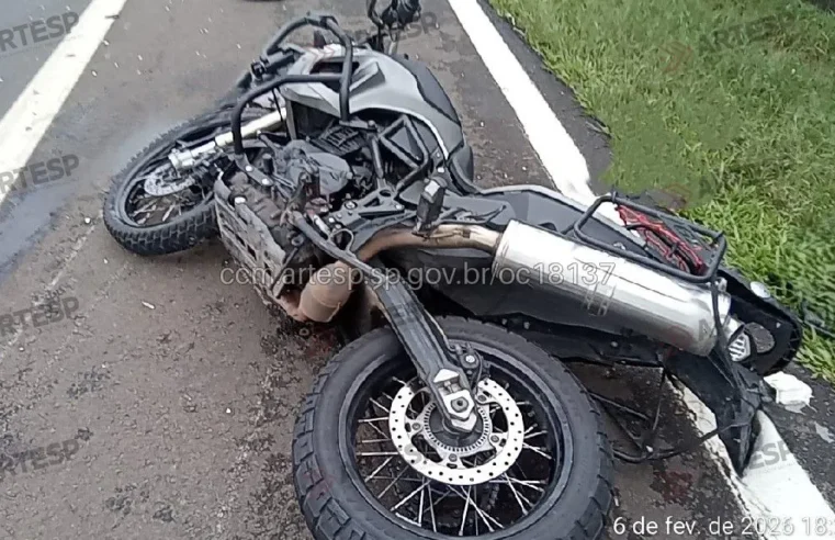 Acidente entre moto e caminhão deixa uma pessoa morta na SP-340 em Aguaí