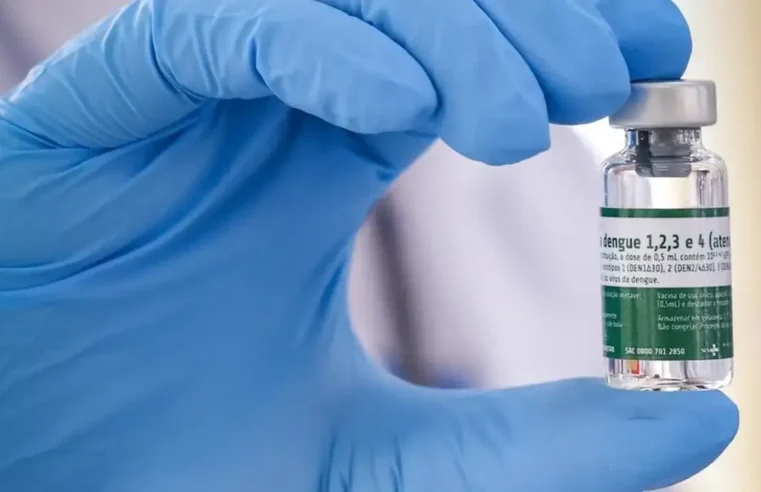 Começa vacinação de 1,2 milhão de profissionais de saúde contra dengue