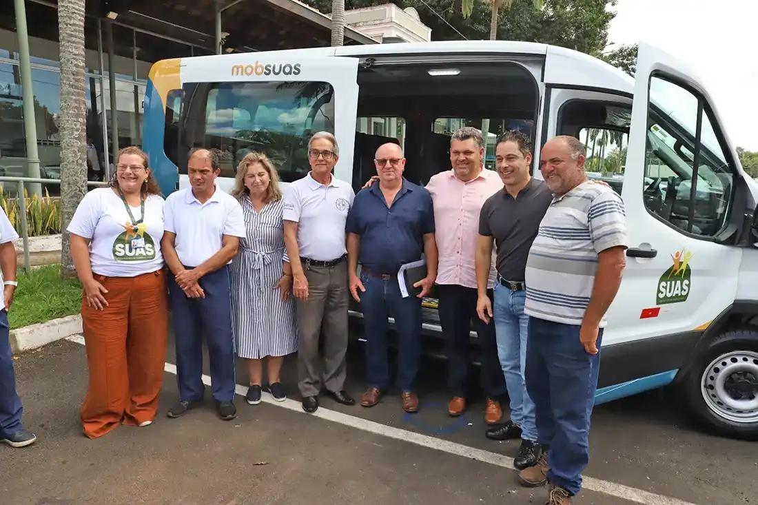 Apae de Mogi Mirim recebe novo veículo por meio de emenda parlamentar