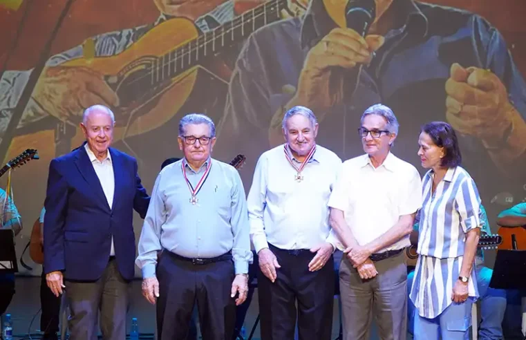 Dupla Mogiano & Mogianinho recebe mais alta honraria concedida pela Alesp