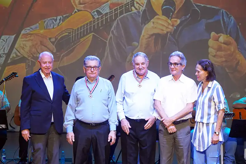 Dupla Mogiano & Mogianinho recebe mais alta honraria concedida pela Alesp