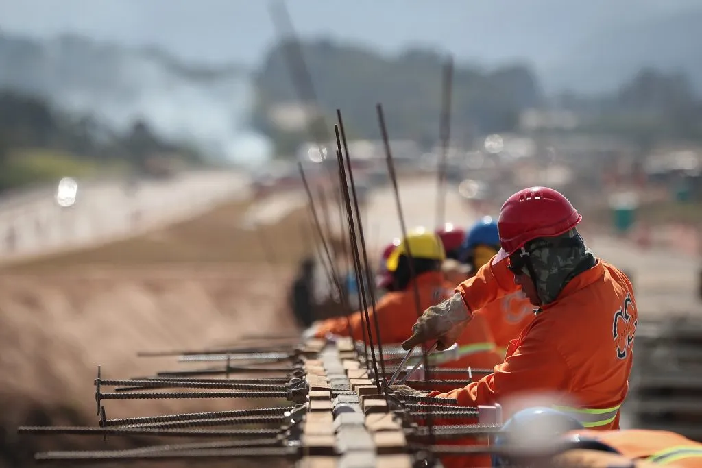 Estado de SP cria quase 300 mil vagas em 12 meses e registra salário de admissão recorde