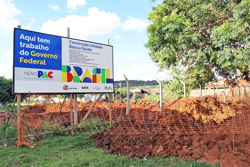 Saae trabalha na rede de esgoto da nova UBS no Novacoop