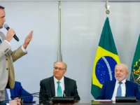 Lula assina MP e zera “taxa das blusinhas”