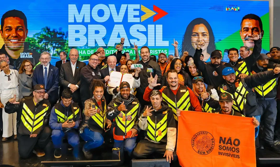 Governo federal anuncia programa de R$ 30 bilhões para motoristas de aplicativos