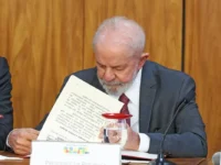 Lula veta lei que reconhece estágio como experiência profissional