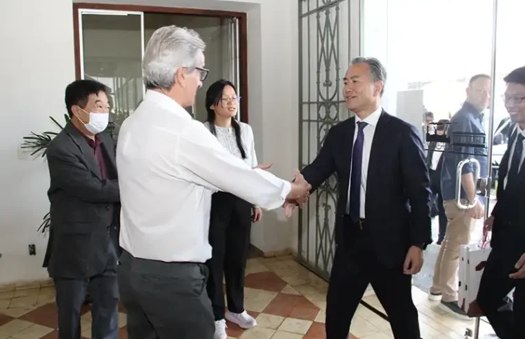 Paulo Silva recebe visita de delegação chinesa em Mogi Mirim